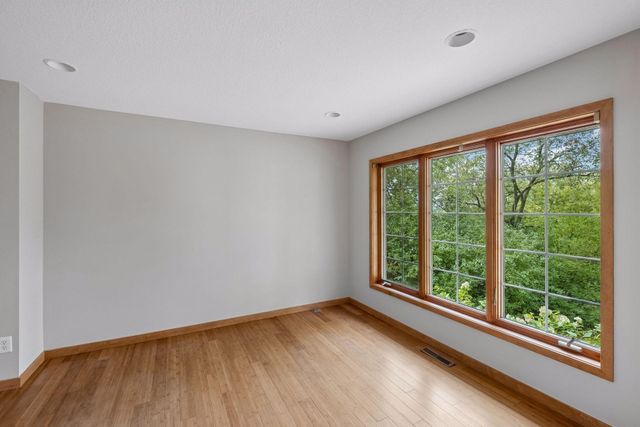 7153 Goodview Avenue S, Cottage Grove, MN 55016