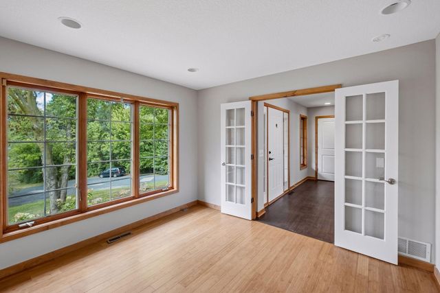 7153 Goodview Avenue S, Cottage Grove, MN 55016