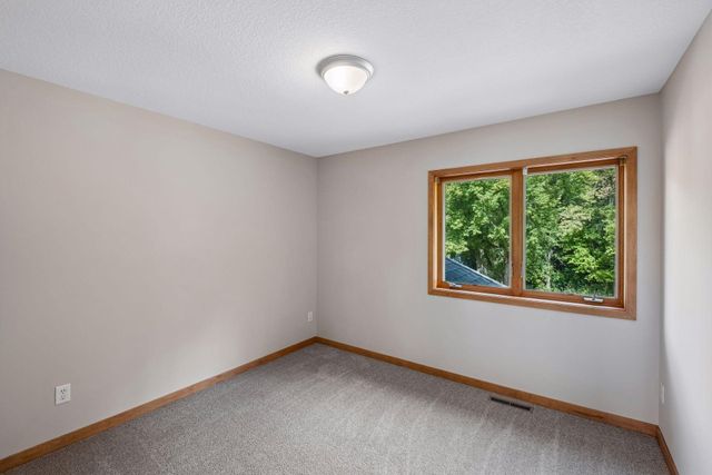 7153 Goodview Avenue S, Cottage Grove, MN 55016