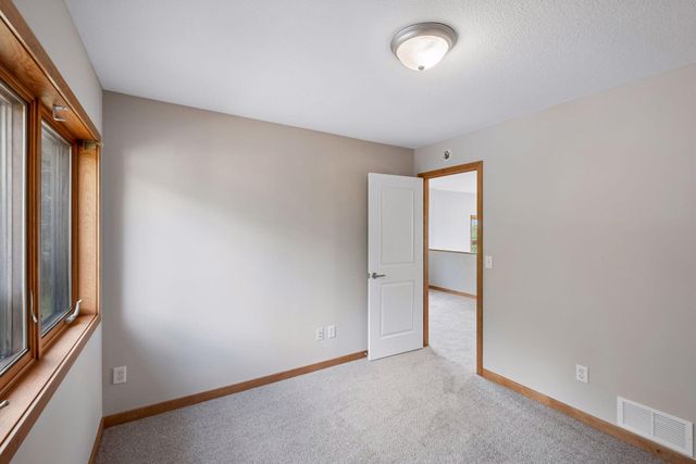 7153 Goodview Avenue S, Cottage Grove, MN 55016