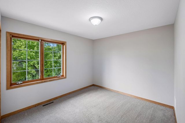 7153 Goodview Avenue S, Cottage Grove, MN 55016