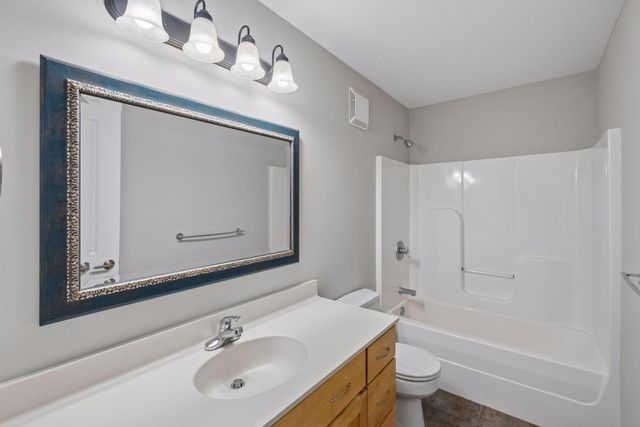 7153 Goodview Avenue S, Cottage Grove, MN 55016
