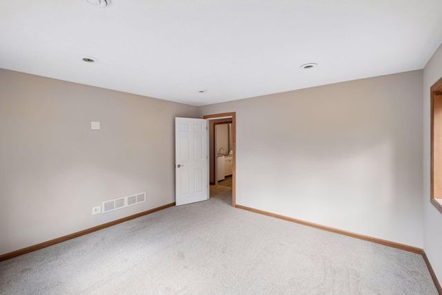 7153 Goodview Avenue S, Cottage Grove, MN 55016