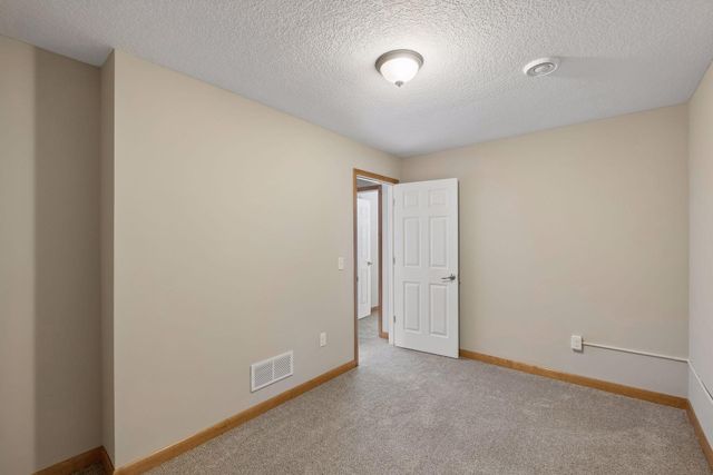 7153 Goodview Avenue S, Cottage Grove, MN 55016