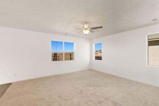 19 Hermanos Loop, Los Lunas, NM 87031