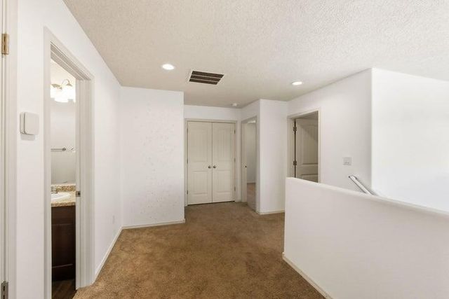 19 Hermanos Loop, Los Lunas, NM 87031