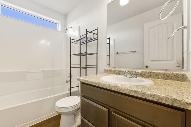 19 Hermanos Loop, Los Lunas, NM 87031