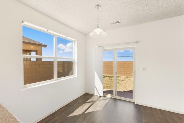 19 Hermanos Loop, Los Lunas, NM 87031