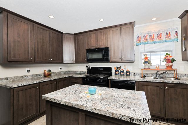 261 Taffy Lane 602, Muskegon Twp, MI 49442