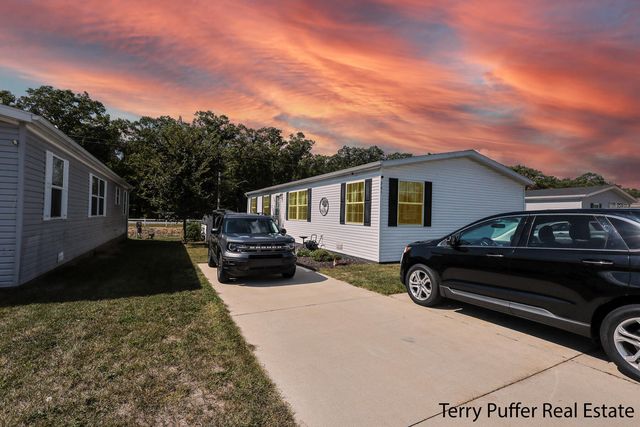 261 Taffy Lane 602, Muskegon Twp, MI 49442