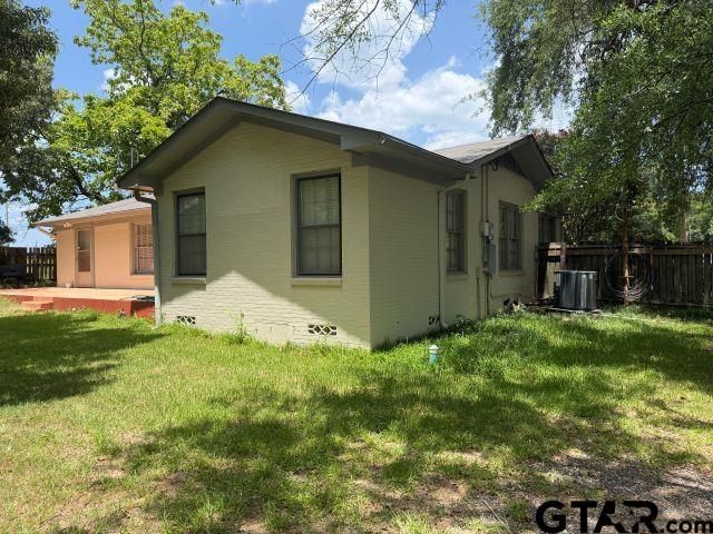 1501 Kilgore Dr, Henderson, TX 75652