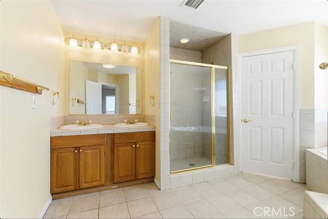 6895 Coyote Rd, Phelan, CA 92371