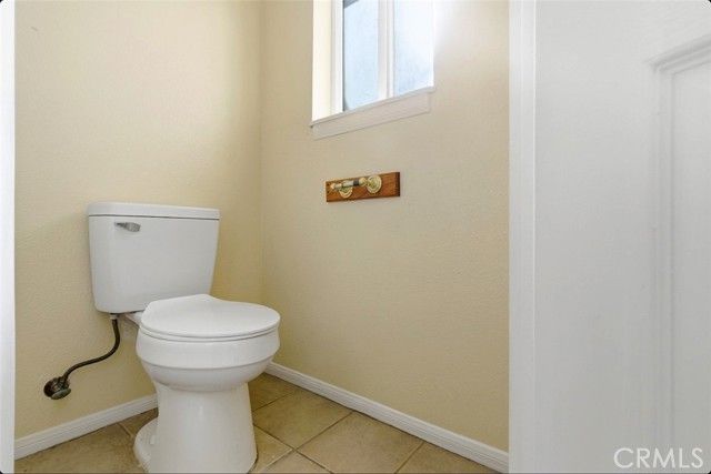 6895 Coyote Rd, Phelan, CA 92371