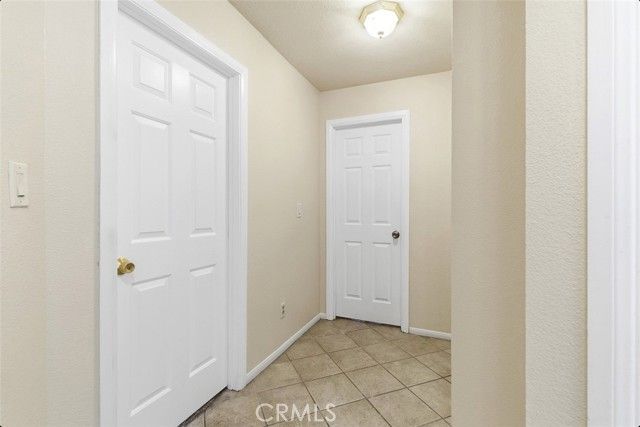 6895 Coyote Rd, Phelan, CA 92371