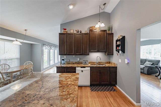 4870 Country Club Drive, High Ridge, MO 63049