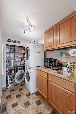 4870 Country Club Drive, High Ridge, MO 63049