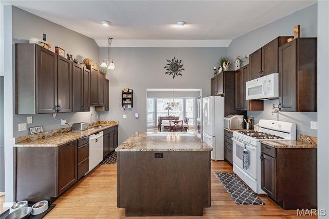 4870 Country Club Drive, High Ridge, MO 63049