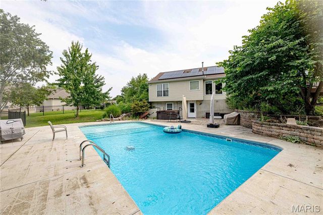 4870 Country Club Drive, High Ridge, MO 63049