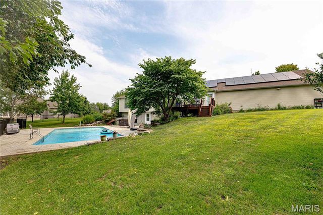 4870 Country Club Drive, High Ridge, MO 63049