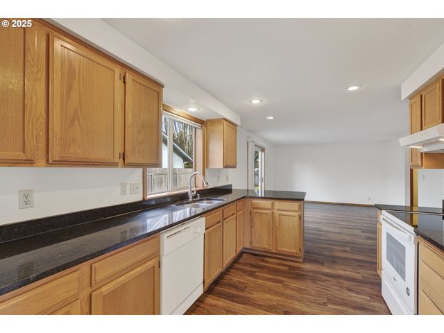 418 Nw 112TH St, Vancouver, WA 98685