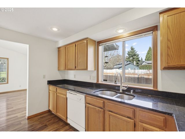 418 Nw 112TH St, Vancouver, WA 98685