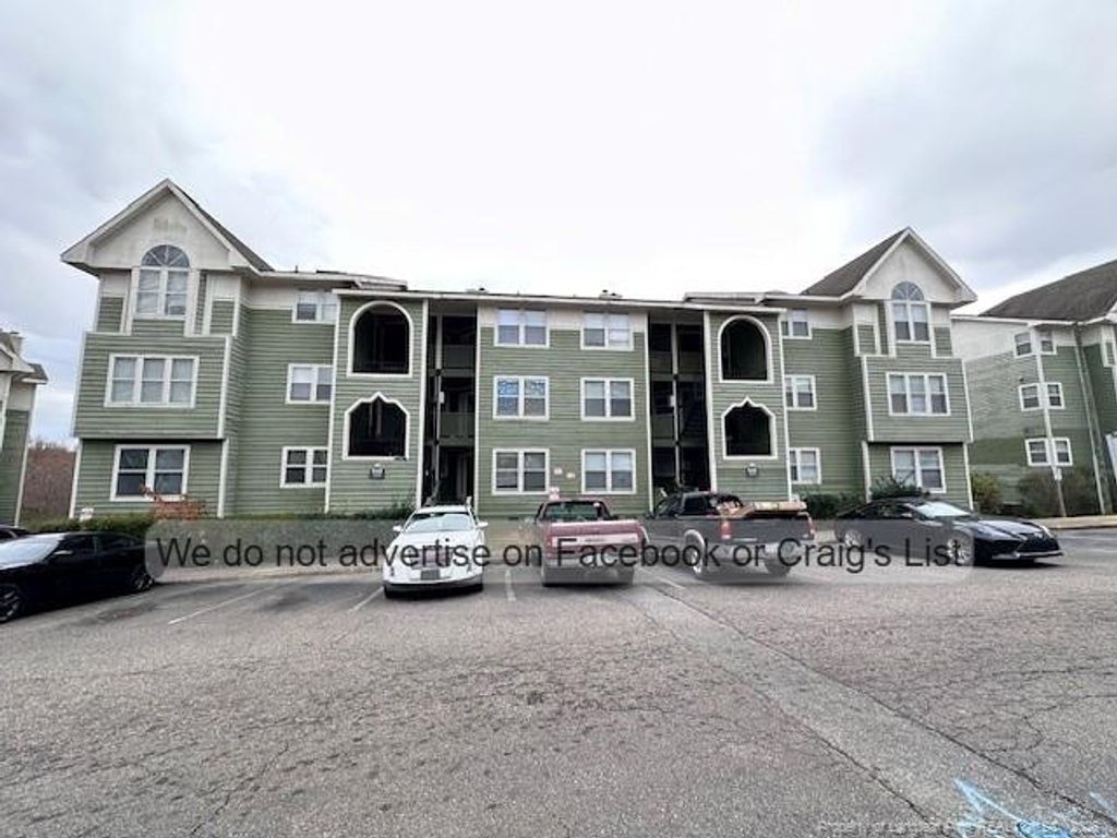946 Stewarts Creek Drive 10, Fayetteville, NC 28314