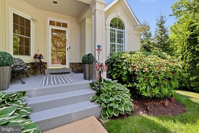 6732 CHURCHILL RD, Mclean, VA 22101