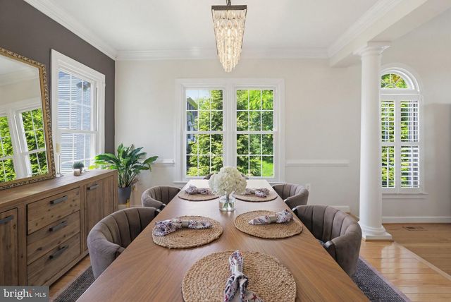 6732 CHURCHILL RD, Mclean, VA 22101