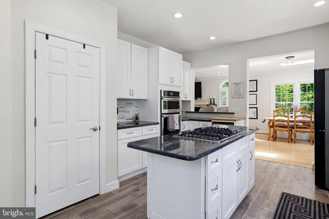 6732 CHURCHILL RD, Mclean, VA 22101
