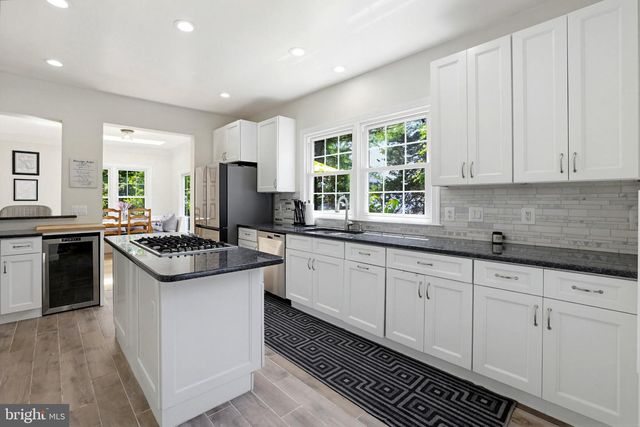 6732 CHURCHILL RD, Mclean, VA 22101