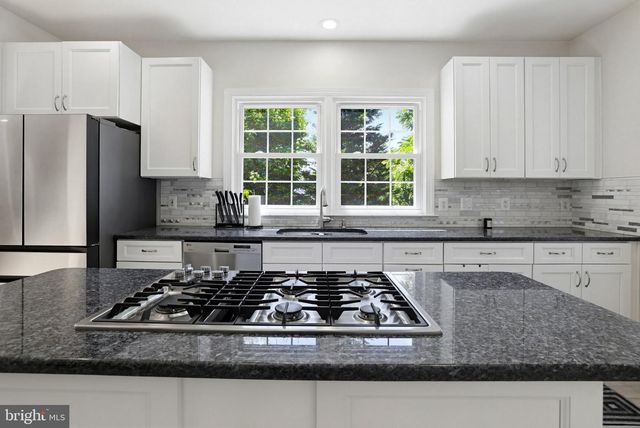6732 CHURCHILL RD, Mclean, VA 22101