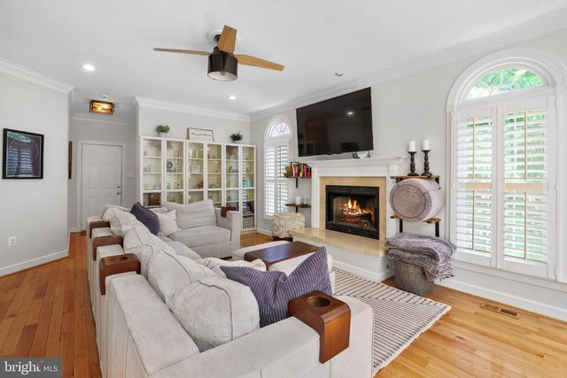 6732 CHURCHILL RD, Mclean, VA 22101
