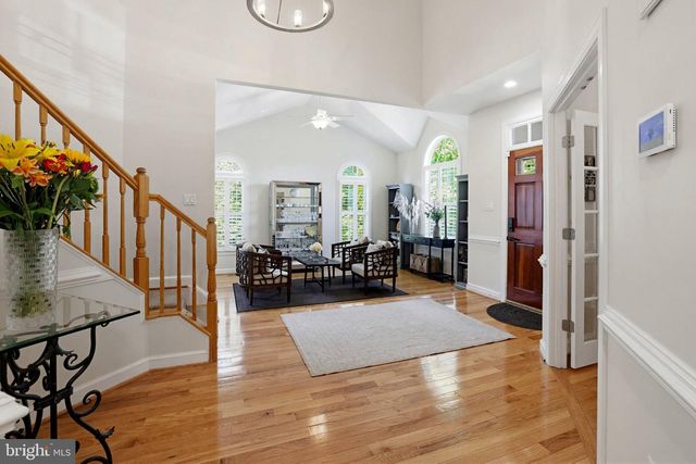 6732 CHURCHILL RD, Mclean, VA 22101