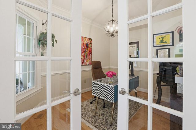 6732 CHURCHILL RD, Mclean, VA 22101