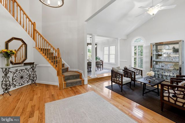 6732 CHURCHILL RD, Mclean, VA 22101