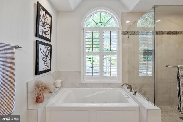 6732 CHURCHILL RD, Mclean, VA 22101