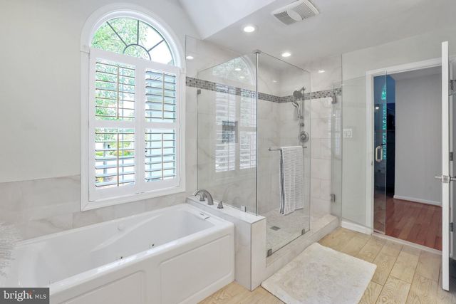 6732 CHURCHILL RD, Mclean, VA 22101