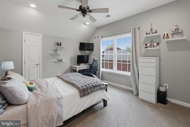 6732 CHURCHILL RD, Mclean, VA 22101