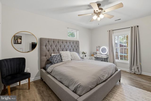 6732 CHURCHILL RD, Mclean, VA 22101