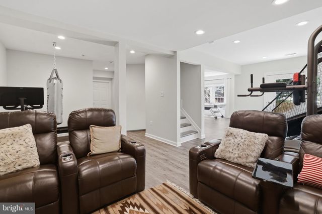 6732 CHURCHILL RD, Mclean, VA 22101