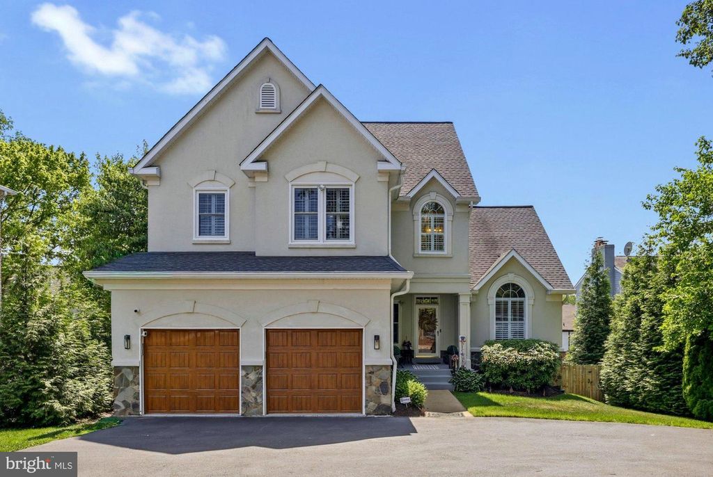 6732 CHURCHILL RD, Mclean, VA 22101