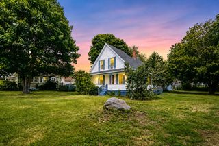 429 Elm Street, Laconia, NH 03246