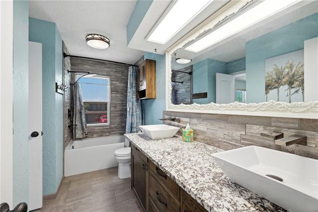 19808 E 17th Street Court N, Independence, MO 64056