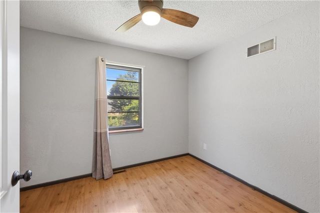 19808 E 17th Street Court N, Independence, MO 64056