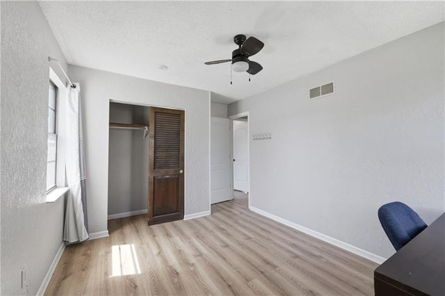 19808 E 17th Street Court N, Independence, MO 64056