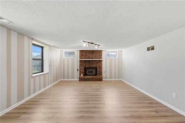 19808 E 17th Street Court N, Independence, MO 64056