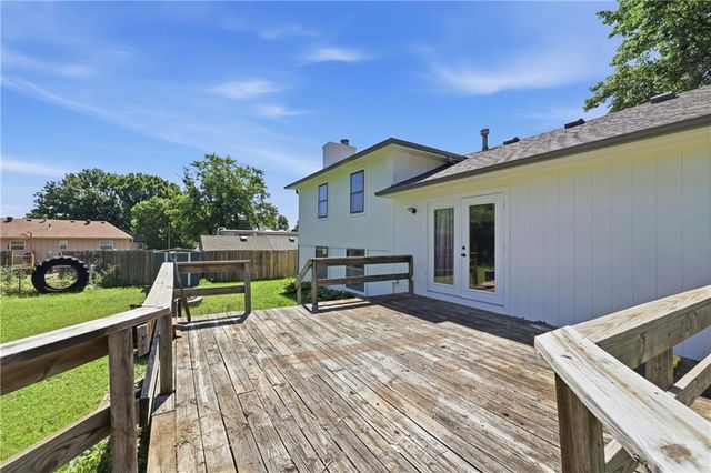 19808 E 17th Street Court N, Independence, MO 64056
