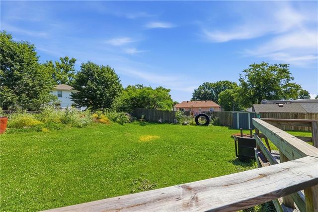 19808 E 17th Street Court N, Independence, MO 64056