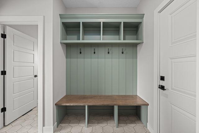 324 Linda Lane, Riverdale, IA 52722