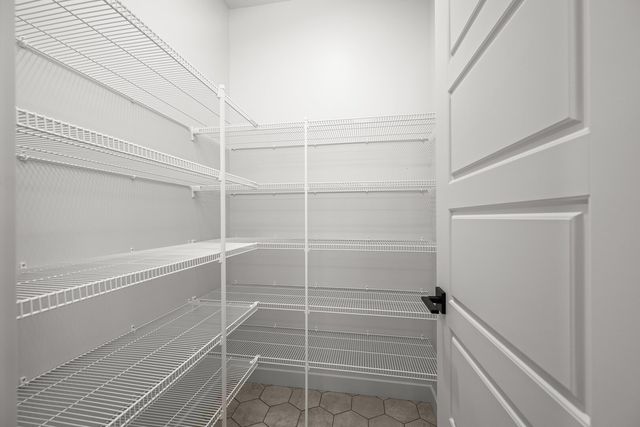 324 Linda Lane, Riverdale, IA 52722